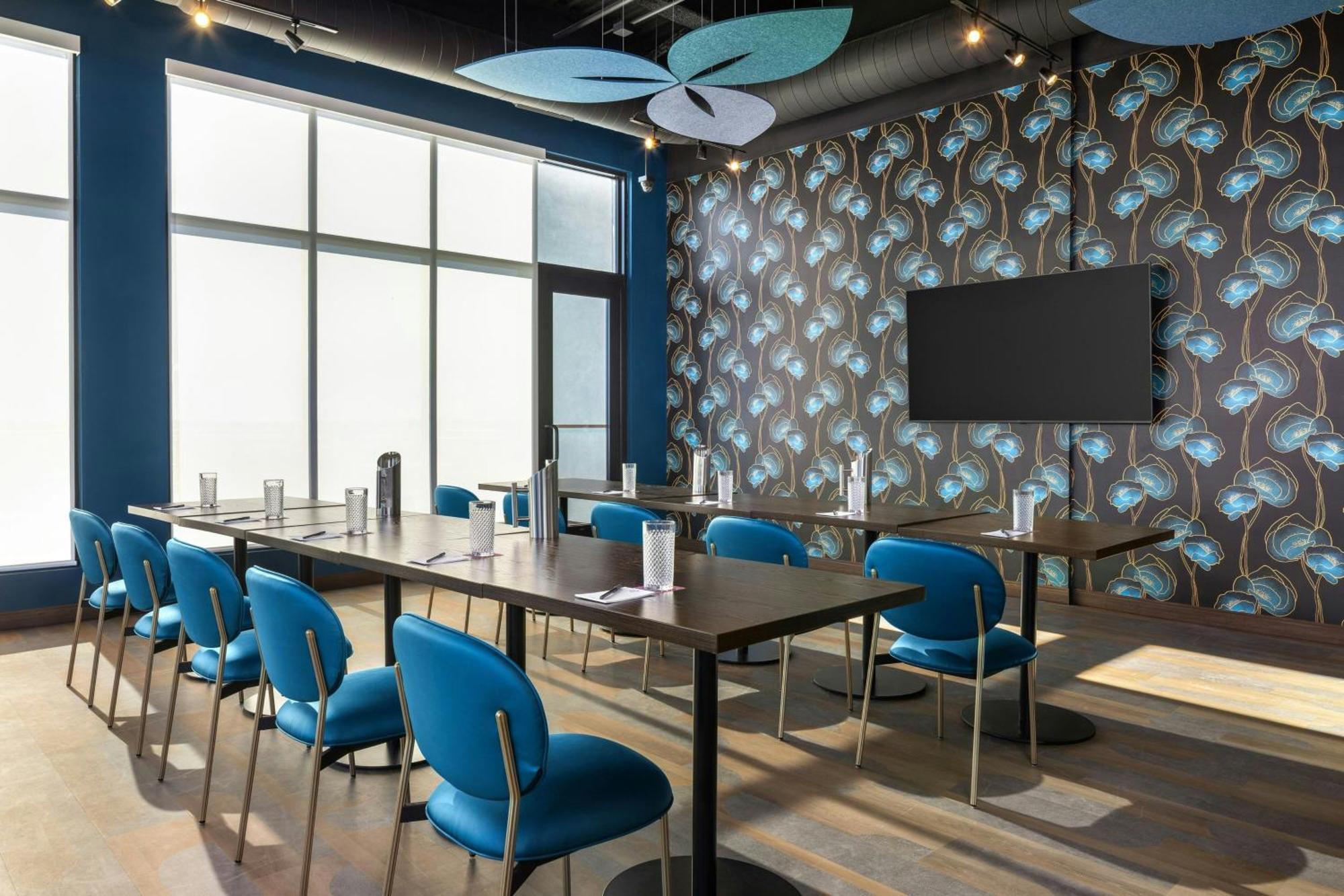 Moxy Madison Downtown Hotel Exterior photo